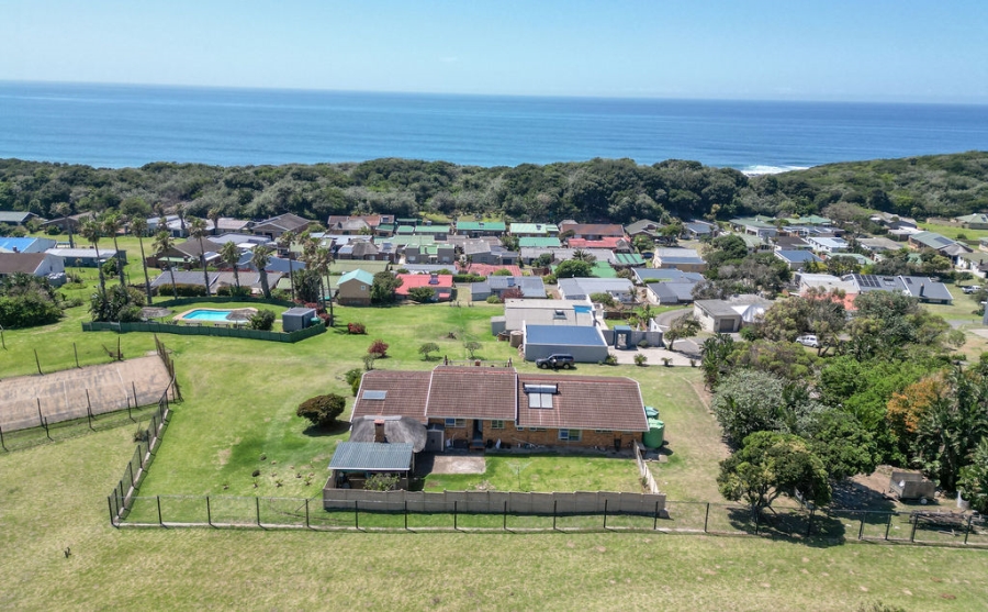 4 Bedroom Property for Sale in Queensberry Bay Eastern Cape
